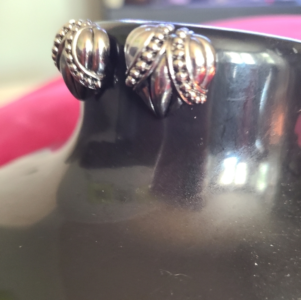 HP🔥🔥3 x 2/2/23🔥Heart shape 925 sterling silver earrings - Picture 3 of 3